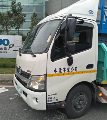 禾鼎高空車-桃園高空車出租-龍科友達