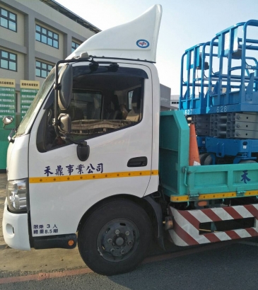 剪刀式高空車-高空車出租-大埔美園區