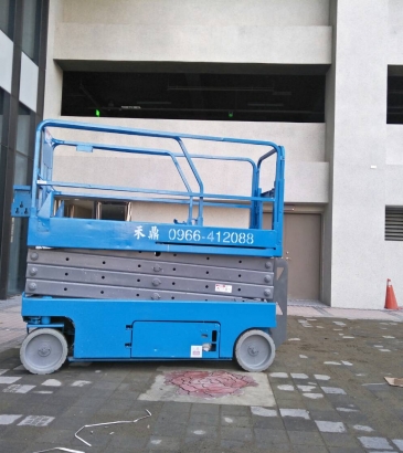 禾鼎高空車-彰化高空車出租-秀傳醫院案場