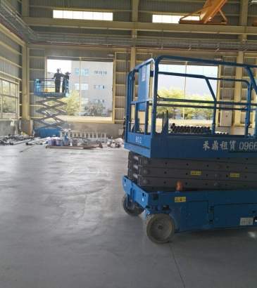 台南高空車-高空作業車-高空車出租-禾鼎
