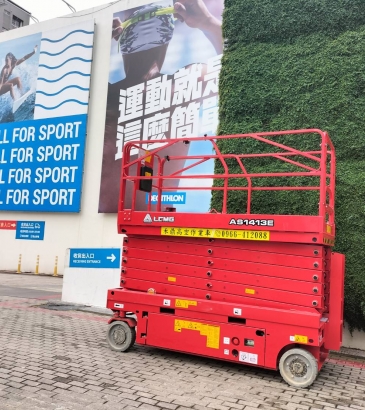 台中高空車-14米高空車-高空車出租-禾鼎